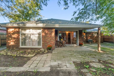 Tiny photo for 15501 Rose Drive, South Holland, IL 60473 (MLS # 12435152)