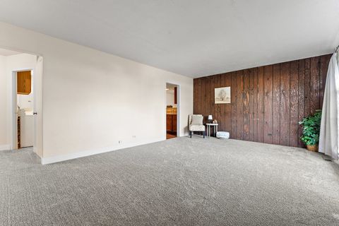 Tiny photo for 15501 Rose Drive, South Holland, IL 60473 (MLS # 12435152)