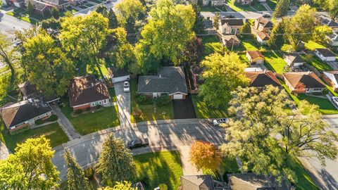 Tiny photo for 15501 Rose Drive, South Holland, IL 60473 (MLS # 12435152)