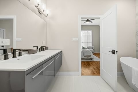 Tiny photo for 5032 S Michigan Avenue, Chicago, IL 60615 (MLS # 12548115)