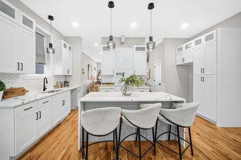 Tiny photo for 5032 S Michigan Avenue, Chicago, IL 60615 (MLS # 12548115)