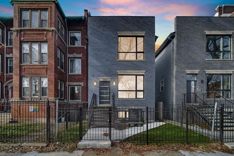 Photo of 5032 S Michigan Avenue, Chicago, IL 60615 (MLS # 12548115)