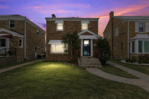 Tiny photo for 3515 Elmwood Avenue, Berwyn, IL 60402 (MLS # 12579316)