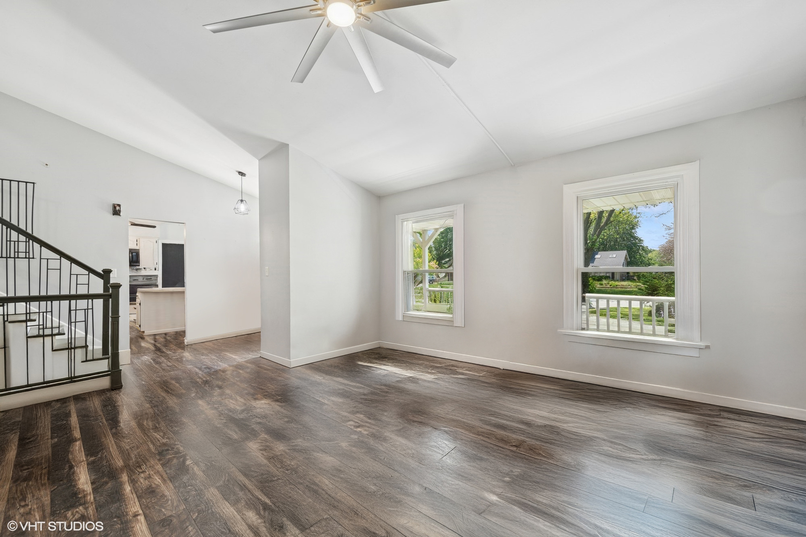 516 W Weathersfield Way