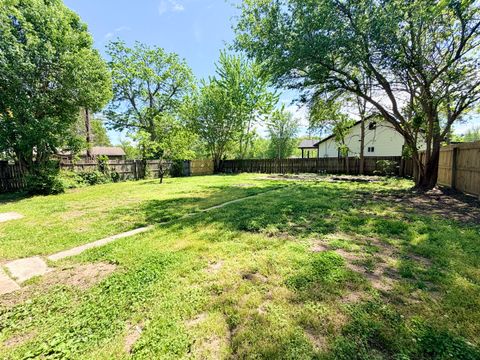 Tiny photo for 1112 Ophia Street, Metropolis, IL 62960 (MLS # 12623842)
