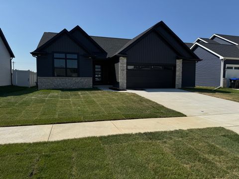 Photo of 6105 Wrigley Drive, Bloomington, IL 61705 (MLS # 12373305)