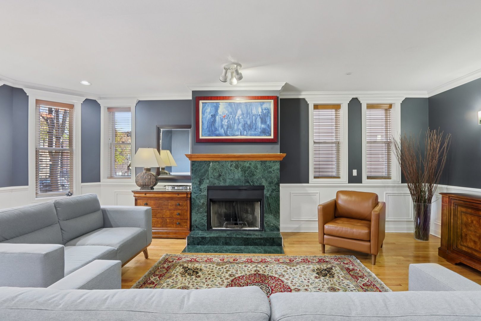 3432 S Prairie Avenue