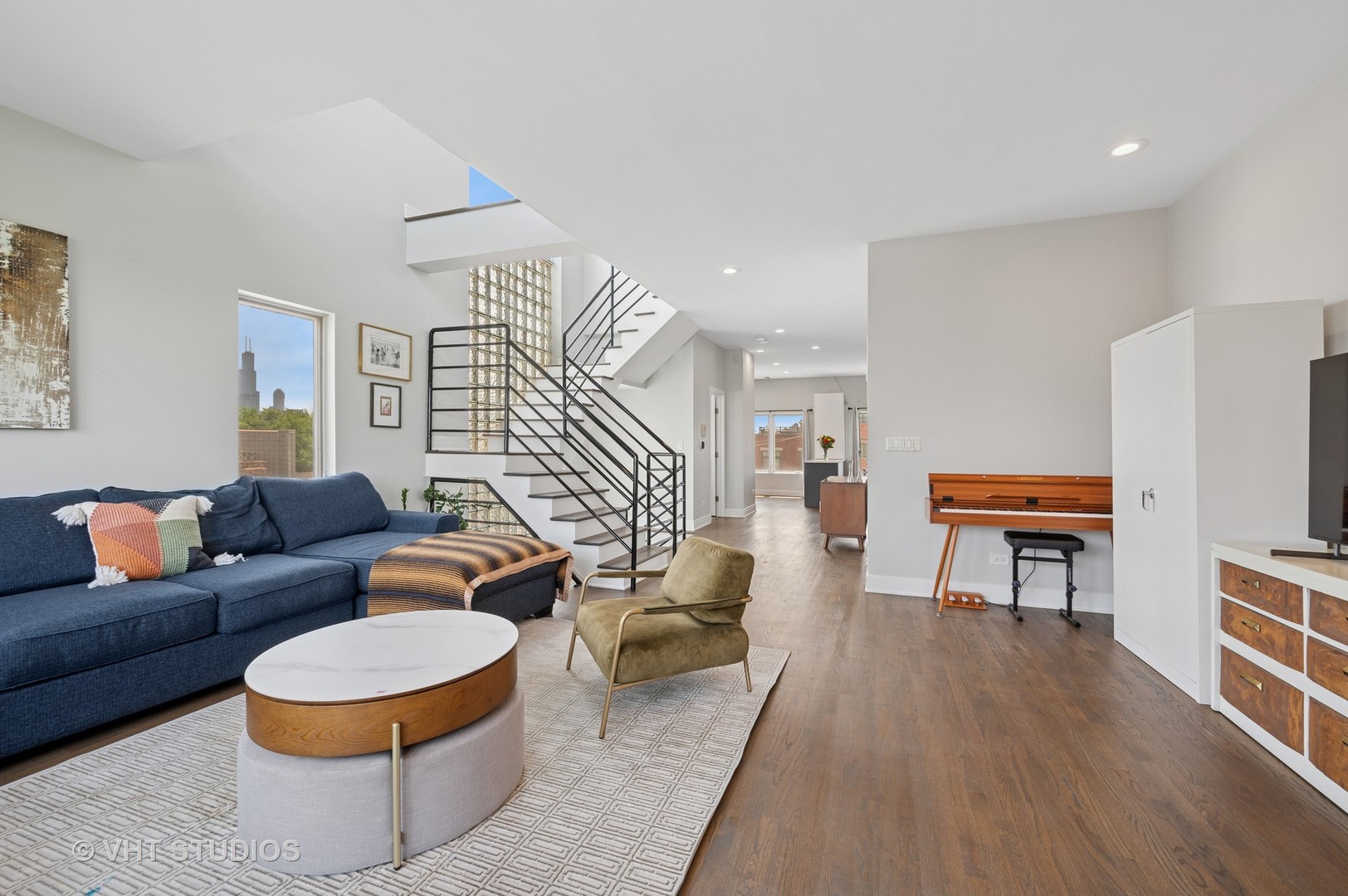 1645 W ERIE Street 2