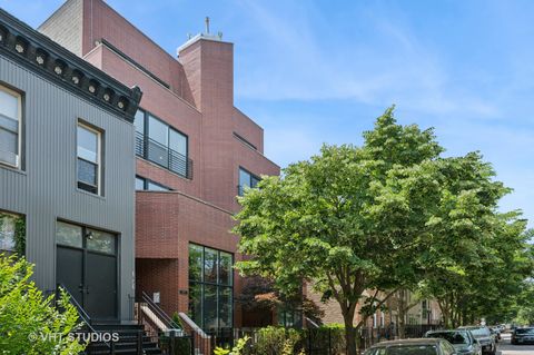 1645 W ERIE Street 2 Chicago IL 60622