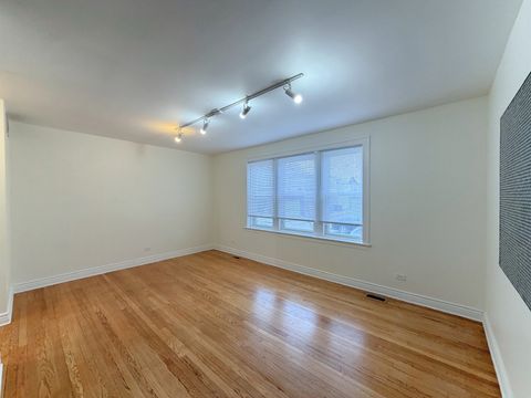 Tiny photo for 2516 W Hollywood Avenue #1, Chicago, IL 60659 (MLS # 12570647)