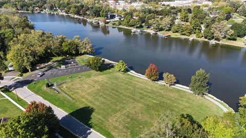 Tiny photo for 208 S River Road, Fox River Grove, IL 60021 (MLS # 12492170)