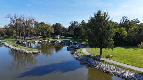 Tiny photo for 208 S River Road, Fox River Grove, IL 60021 (MLS # 12492170)