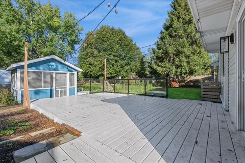 Tiny photo for 208 S River Road, Fox River Grove, IL 60021 (MLS # 12492170)