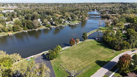 Tiny photo for 208 S River Road, Fox River Grove, IL 60021 (MLS # 12492170)