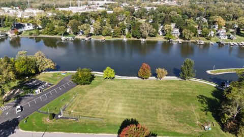 Tiny photo for 208 S River Road, Fox River Grove, IL 60021 (MLS # 12492170)
