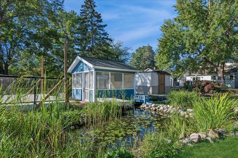 Tiny photo for 208 S River Road, Fox River Grove, IL 60021 (MLS # 12492170)