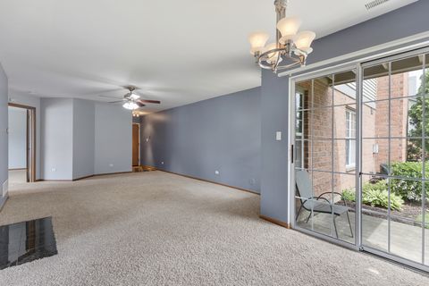 Tiny photo for 100 White Oak Court #1, Schaumburg, IL 60195 (MLS # 12514025)