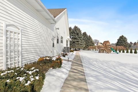 Tiny photo for 560 Ellen Court, Woodstock, IL 60098 (MLS # 12556328)