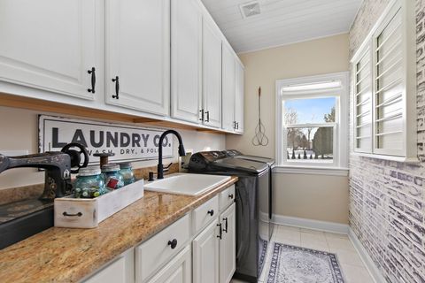 Tiny photo for 560 Ellen Court, Woodstock, IL 60098 (MLS # 12556328)