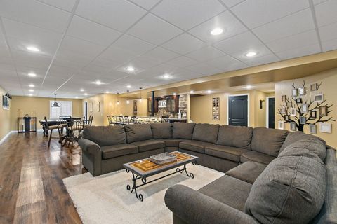 Tiny photo for 560 Ellen Court, Woodstock, IL 60098 (MLS # 12556328)