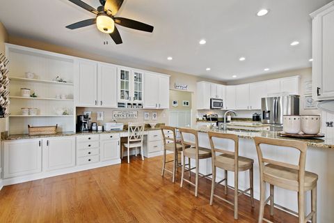 Tiny photo for 560 Ellen Court, Woodstock, IL 60098 (MLS # 12556328)