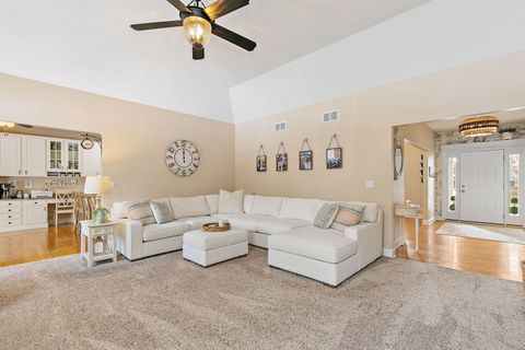 Tiny photo for 560 Ellen Court, Woodstock, IL 60098 (MLS # 12556328)