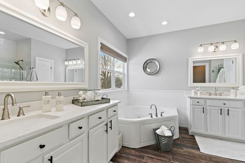 Tiny photo for 560 Ellen Court, Woodstock, IL 60098 (MLS # 12556328)