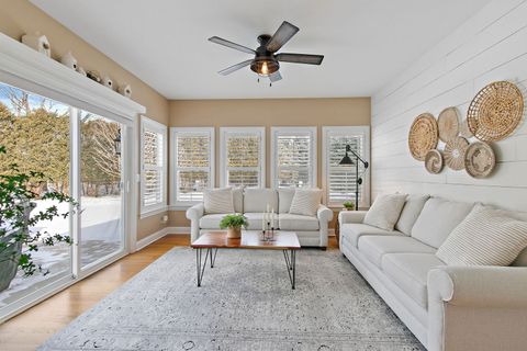 Tiny photo for 560 Ellen Court, Woodstock, IL 60098 (MLS # 12556328)