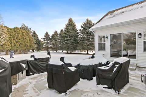 Tiny photo for 560 Ellen Court, Woodstock, IL 60098 (MLS # 12556328)