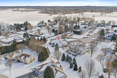 Tiny photo for 560 Ellen Court, Woodstock, IL 60098 (MLS # 12556328)