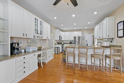 Tiny photo for 560 Ellen Court, Woodstock, IL 60098 (MLS # 12556328)