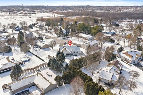 Tiny photo for 560 Ellen Court, Woodstock, IL 60098 (MLS # 12556328)