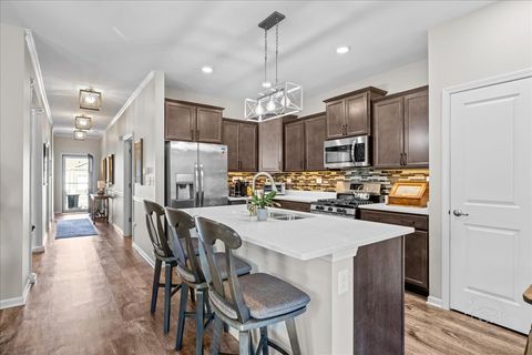 Tiny photo for 320 Sussex Lane, North Aurora, IL 60542 (MLS # 12561010)