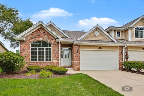 Photo of 1423 Roscommon Way, Lemont, IL 60439 (MLS # 12573625)