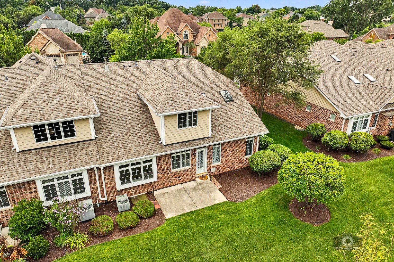 1423 Roscommon Way
