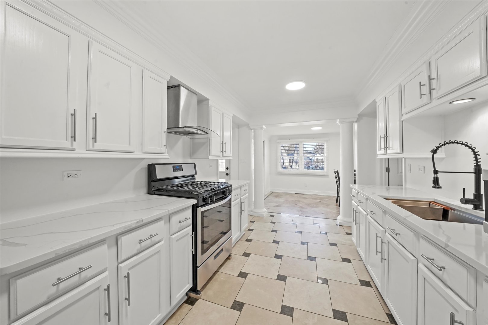 1918 Parklane Avenue