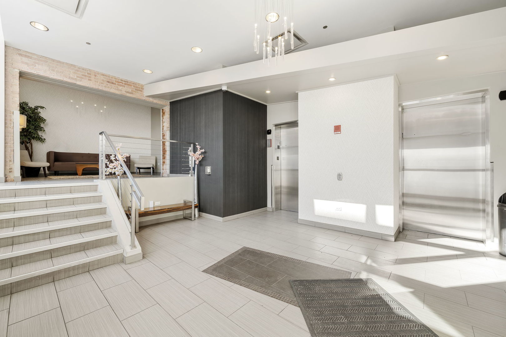 770 W Gladys Avenue 607