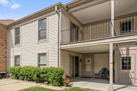 Tiny photo for 1808 Fayette Walk Walk #H, Hoffman Estates, IL 60194 (MLS # 12465414)