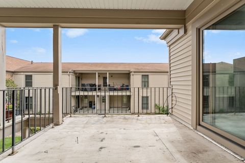 Tiny photo for 1808 Fayette Walk Walk #H, Hoffman Estates, IL 60194 (MLS # 12465414)