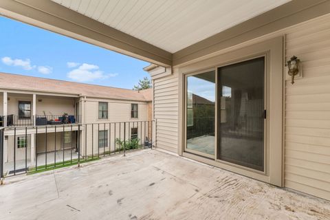 Tiny photo for 1808 Fayette Walk Walk #H, Hoffman Estates, IL 60194 (MLS # 12465414)