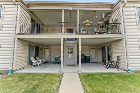 Photo of 1808 Fayette Walk Walk #H, Hoffman Estates, IL 60194 (MLS # 12465414)