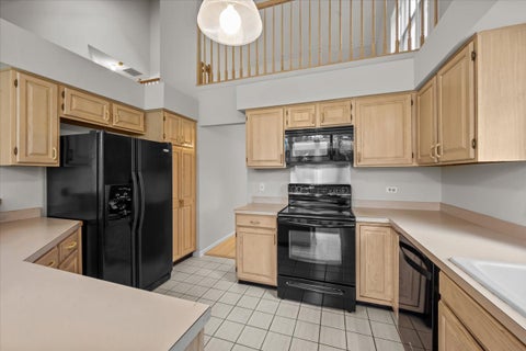 Tiny photo for 352 Satinwood Court N, Buffalo Grove, IL 60089 (MLS # 12714706)