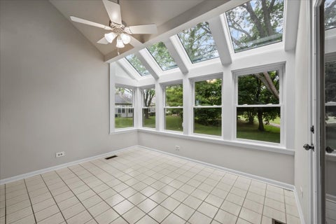 Tiny photo for 352 Satinwood Court N, Buffalo Grove, IL 60089 (MLS # 12714706)