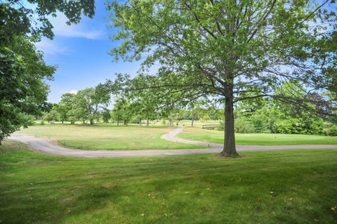 Tiny photo for 352 Satinwood Court N, Buffalo Grove, IL 60089 (MLS # 12714706)