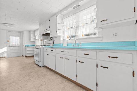 Tiny photo for 3203 MONTROSE Avenue, Rockford, IL 61101 (MLS # 12557461)