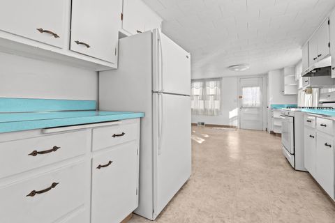 Tiny photo for 3203 MONTROSE Avenue, Rockford, IL 61101 (MLS # 12557461)