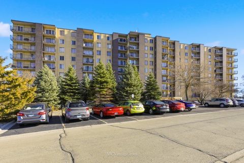 Tiny photo for 5400 Walnut Avenue #208, Downers Grove, IL 60515 (MLS # 12520565)