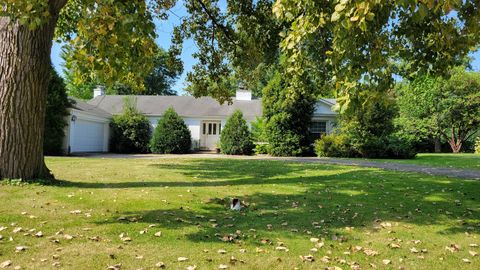 Photo of 26 Windsor Drive, Oak Brook, IL 60523 (MLS # 12476582)
