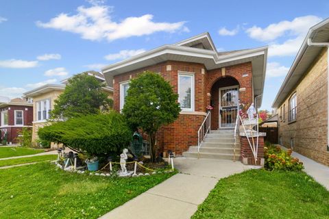 Photo of 2924 N Merrimac Avenue, Chicago, IL 60634 (MLS # 12446940)