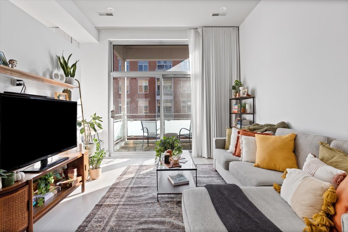 949 W Madison Street 406